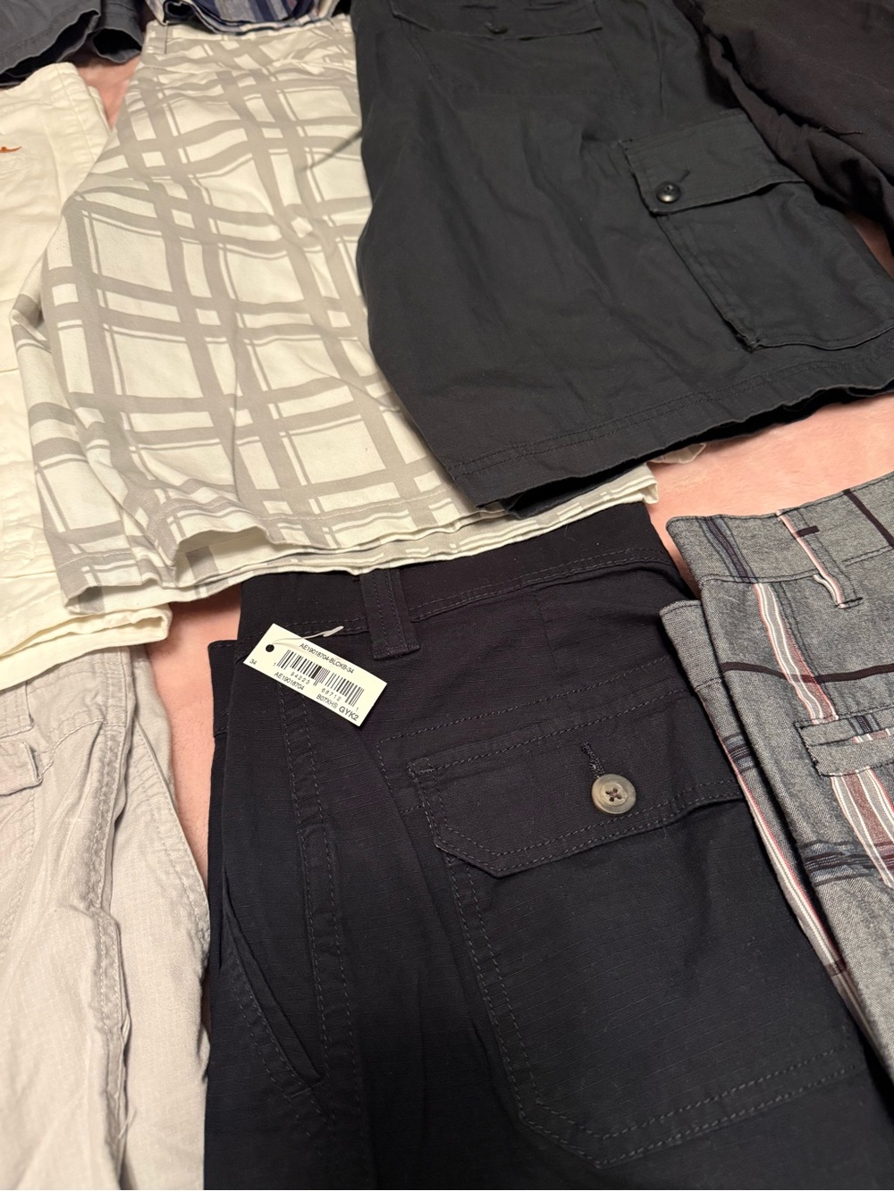 17 pair of men’s shorts size 34!! - Picture 2 of 5